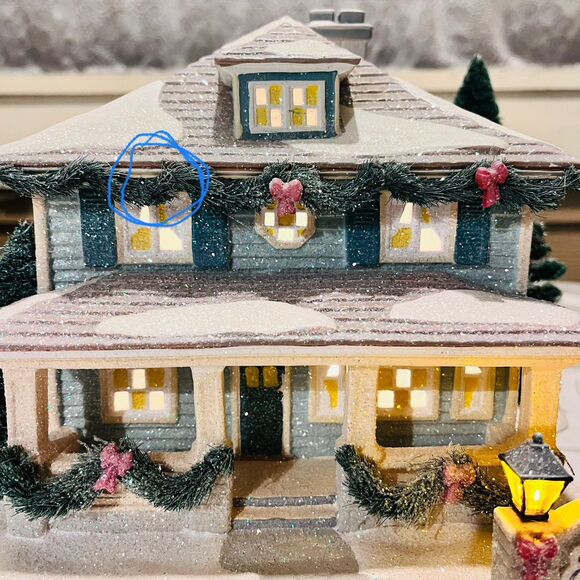 Dept 56 Winters Frost Edgewater Inn Christmas Village Ceramic House 4025415 - Picture 3 of 16